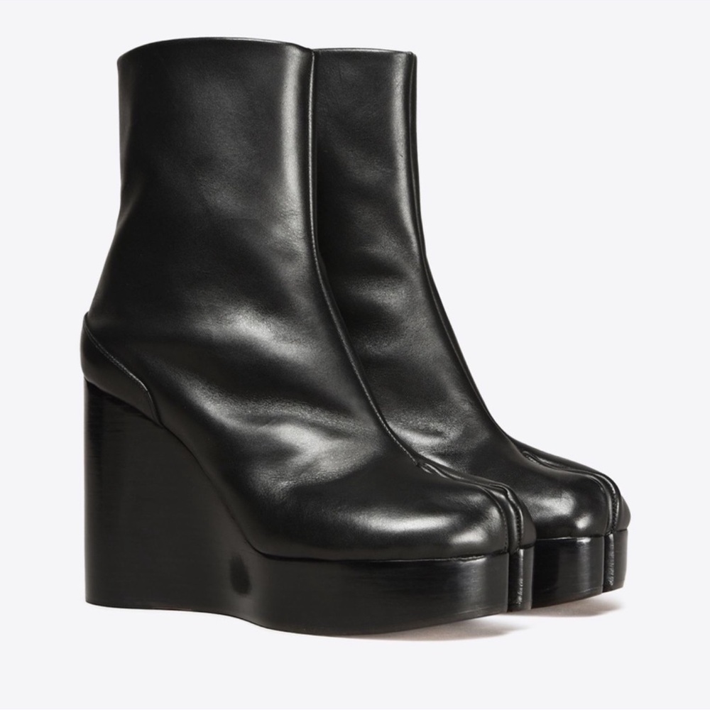 Elegant Black Leather Wedge Boots